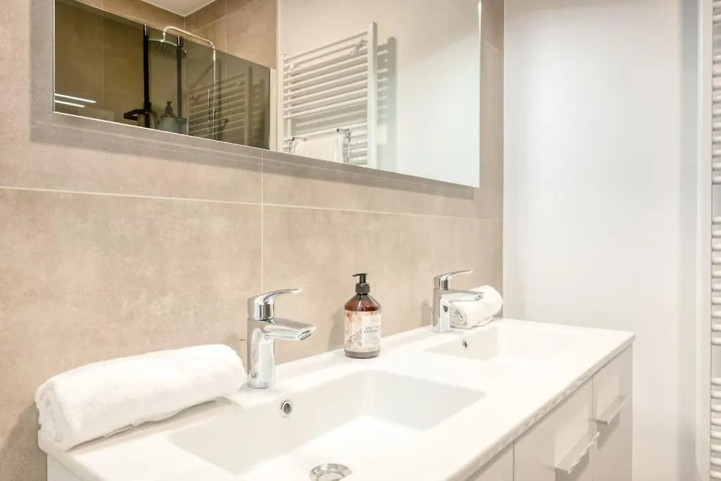 Family-Friendly Apartment In Ostend 0*,